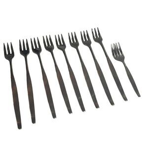 9 Vintage Community Silver Forks‎